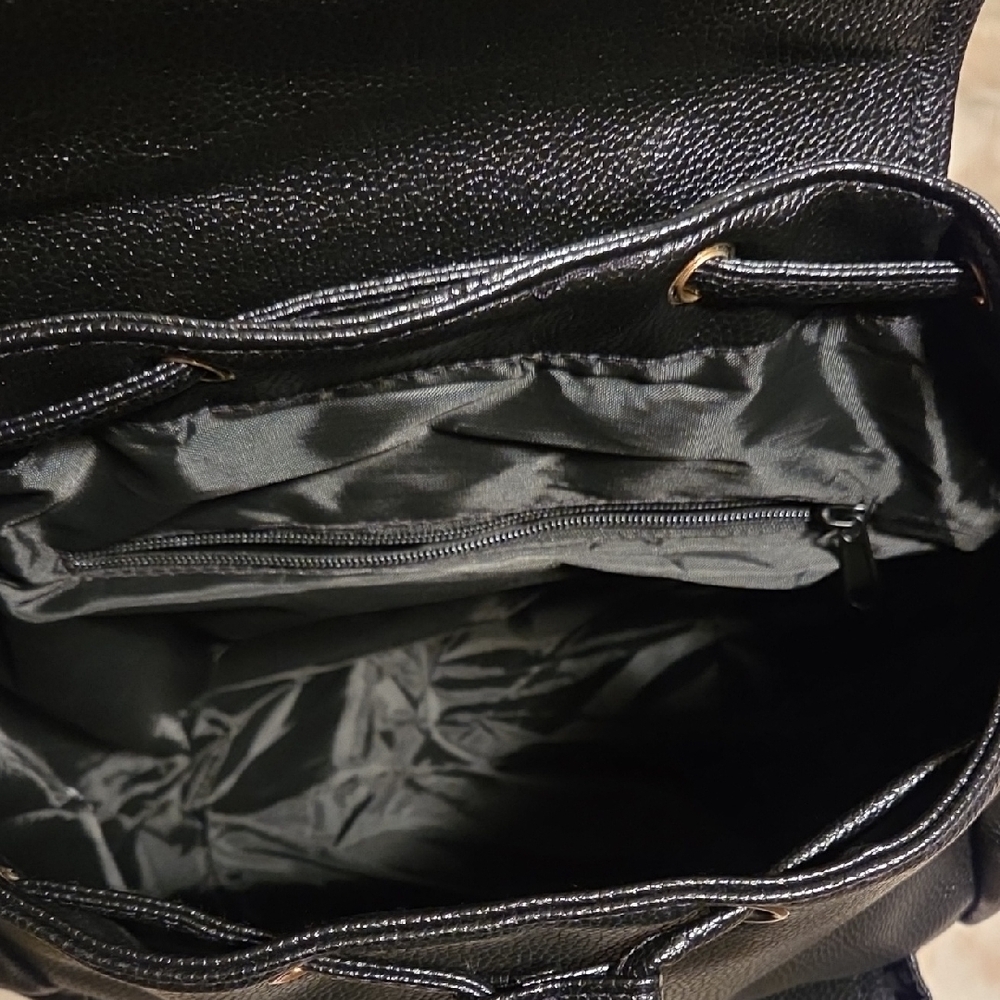 Bella Russo Black Backpack for Women - Picture 4 of 7